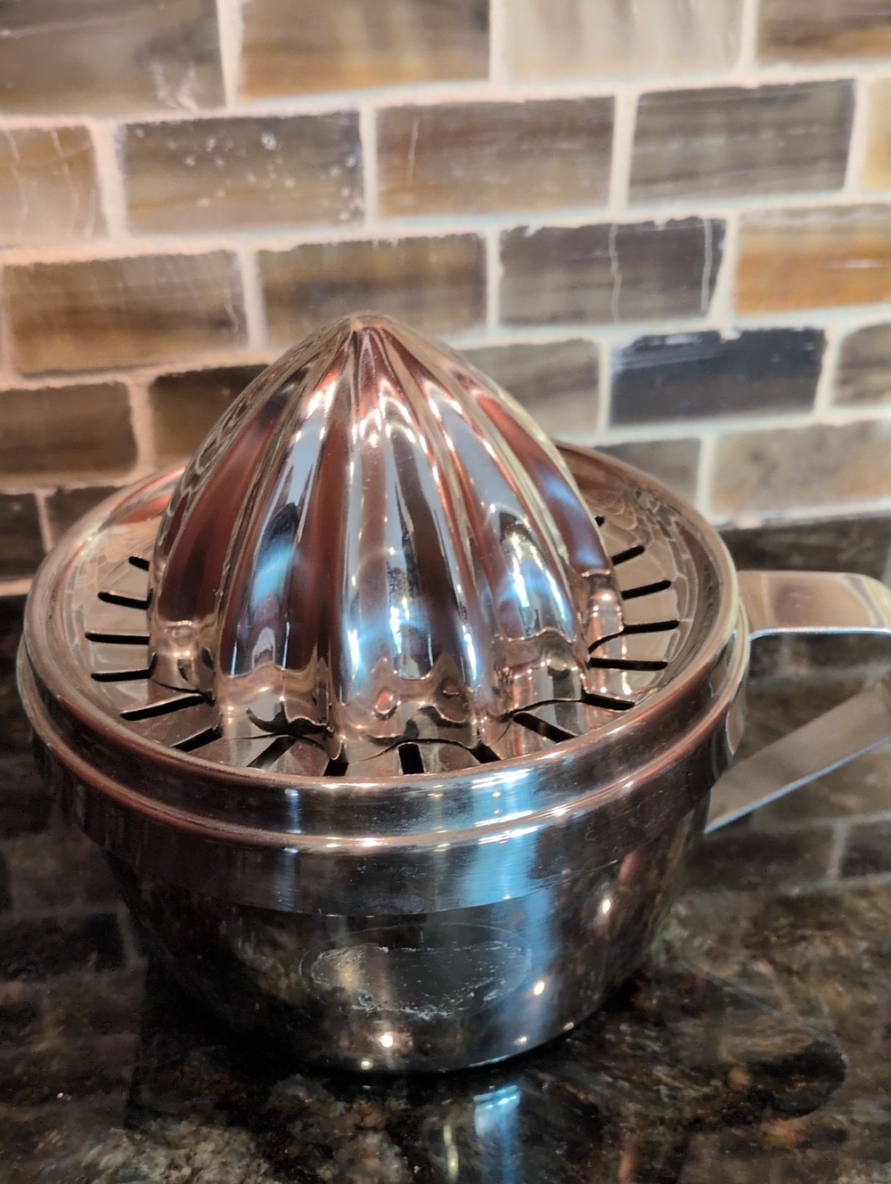 Stainless Steel Citrus Juicer with Pulp Strainer - Lemons & Limes